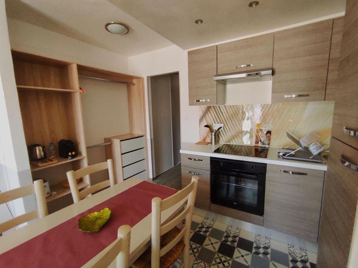 Logis Le Nid Du Pont De Gau Aparthotel 3*