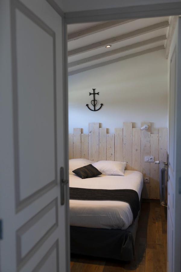 Aparthotel Logis Le Nid Du Pont De Gau